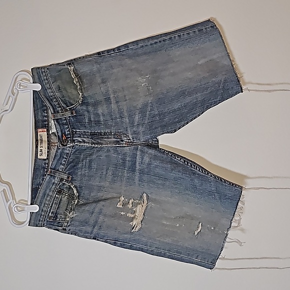 Vintage Levi's 514 Cutoff Bermuda Jean Shorts Slim Straight Distressed Denim 34 - Picture 1 of 12